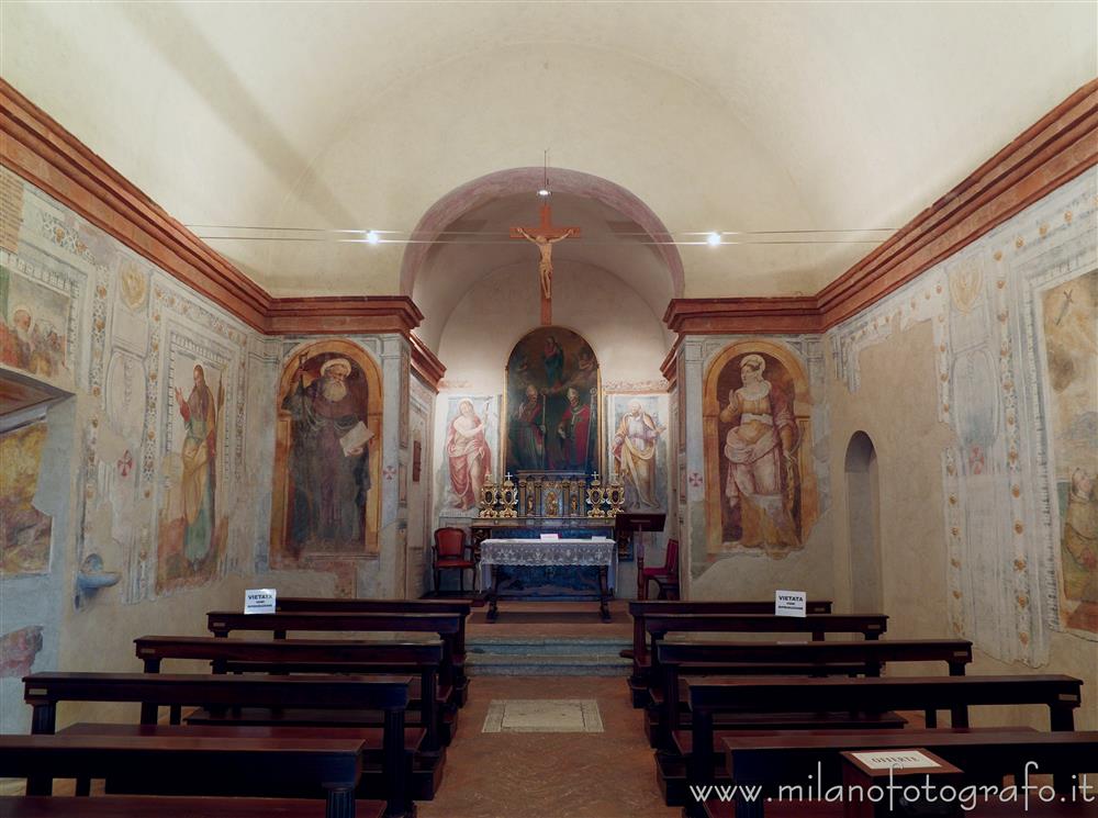 Montevecchia (Lecco) - Interno della Chiesetta di San Bernardo